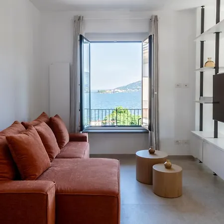 In Piazza Sul * Baveno